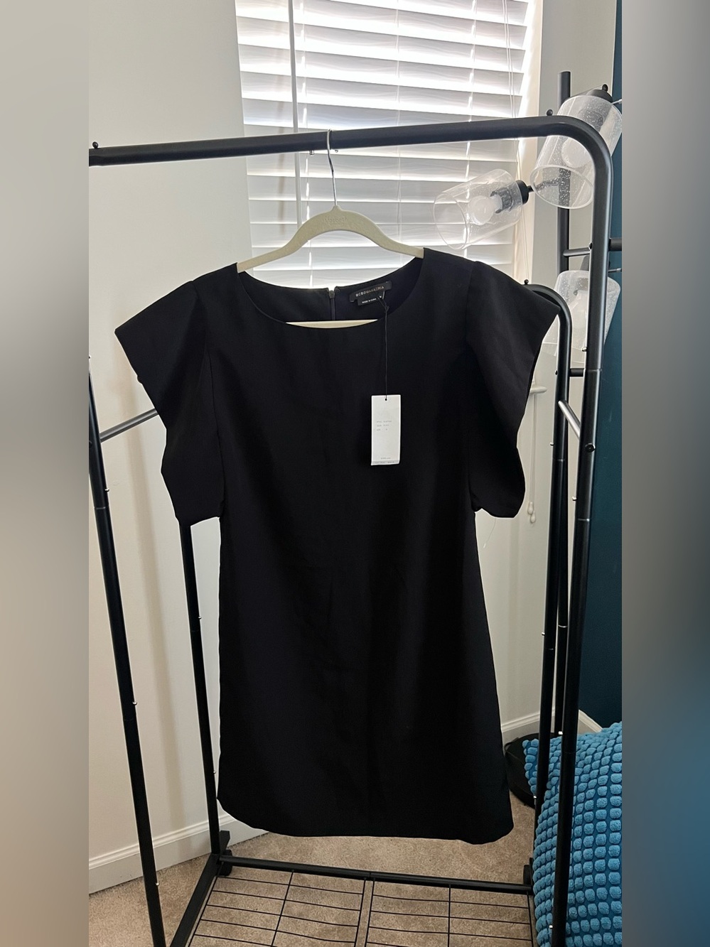 BCBGMAXAZRIA Black Shift Dress Size M NWT Little Black Dress